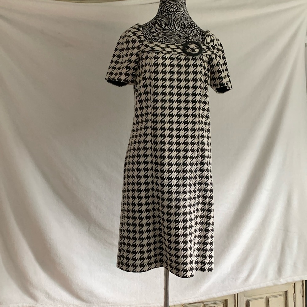 Rabbit Rabbit Rabbit short sleeve knee length dress size 6 in perfect condition.